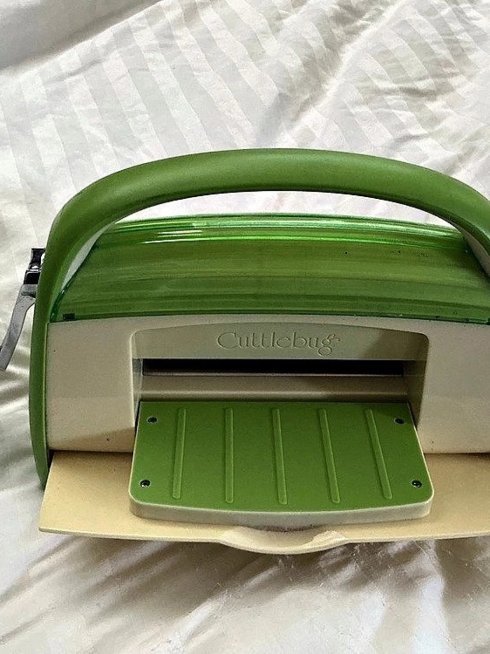 Cuttlebug Green & Cream Die Cutting Machine